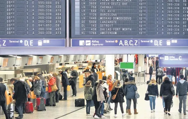 avrupada-avrupada-grevler-hayati-durma-noktasina-getirdi-basta-almanya-olmak-uzere-grevler-havalimanlarindan-s-1682128731345.jpeg