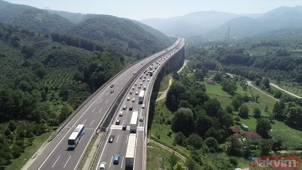 SON DAKİKA: Kurban Bayramı tatili için yollar doldu taştı! Bolu Dağı'nda kilometrelerce araç kuyruğu - 15