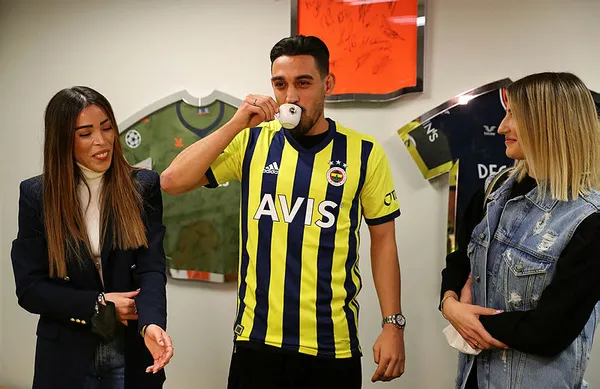 son-dakika-galatasaray-baskani-mustafa-cengiz-fenerbahcenin-irfan-can-kahveci-teklifini-acikladi-1612441329362.jpg SON DAKİKA! Galatasaray Başkanı Mustafa Cengiz Fenerbahçe'nin İrfan Can Kahveci teklifini açıkladı-4