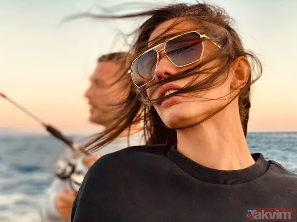 Demet Özdemir ile Oğuzhan Koç'un teknede aşk dolu dakikaları! Demet mor bikinisiyle sere serpe! Kameraları görünce... - 29