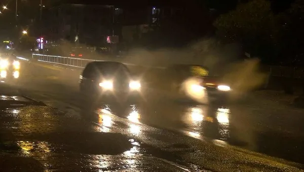 Bartın’da sağanak yağış etkili oldu! Yollar dere yatağına döndü-2