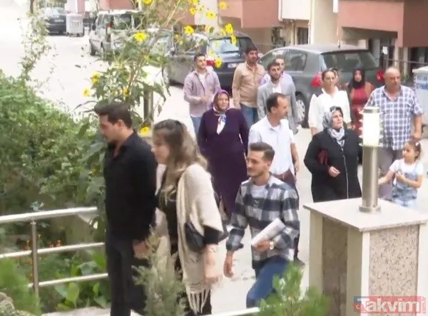 Temmuz Ayından İtibaren Kızları Melisa Demirkol'dan Haber Alamadıklarını Söyleyen Hürmüz Ve Seyfi Güven Çifti Atv'deki Esra Erol'da Programına Katıldı. Esra...