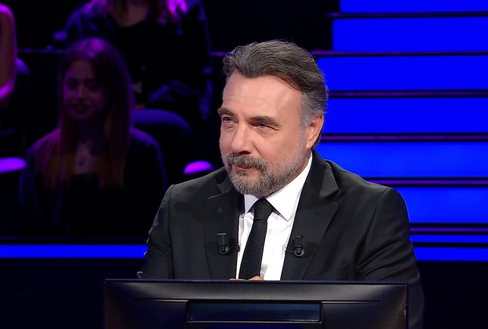 İlgisi yok, ne ilgisi var sözünün TDK ’ya göre doğru yazılışı hangisidir? Kel alaka, Kele laka...