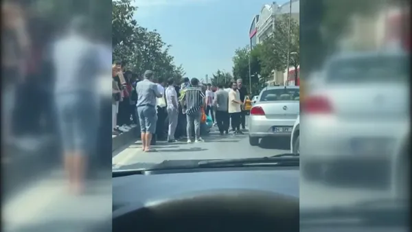 istanbul-esenyurtta-dehset-anlari-taksinin-carptigi-cocuk-metrelerce-suruklendi-1626857977380.jpg İstanbul Esenyurt'ta dehşet anları! Taksinin çarptığı çocuk metrelerce sürüklendi-3