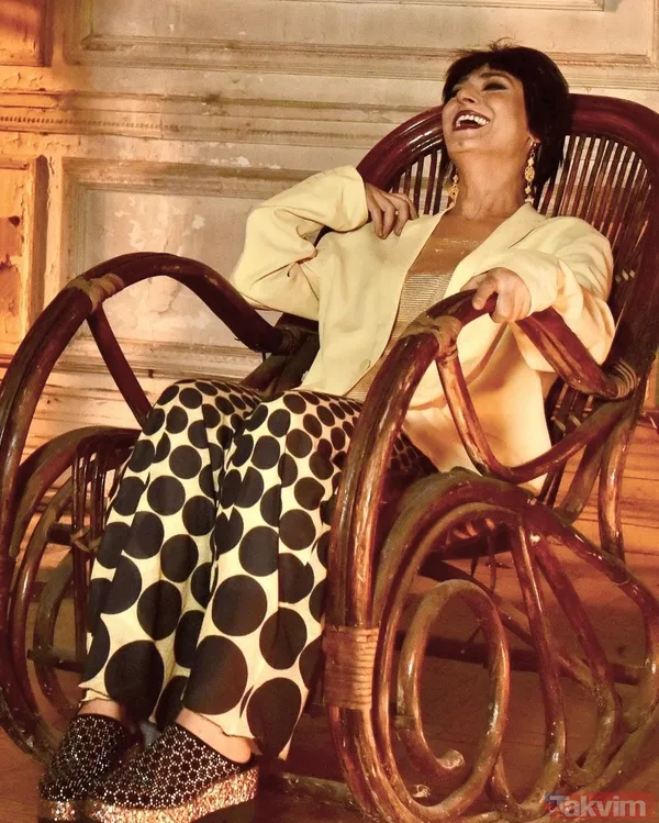 2,5 saat sahnede kalan Yıldız Tilbe’den olay hareket! Bir anda elbisesini yırtan Yıldız Tilbe’yi gören şoke oldu! İşte o görüntüler... - 12