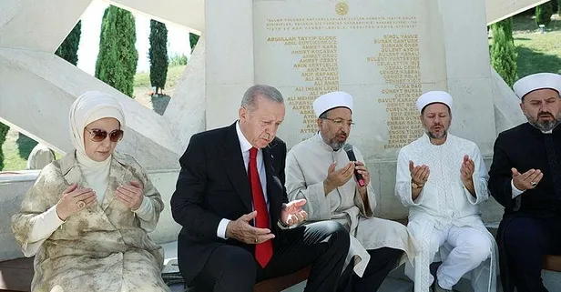 Başkan Erdoğan’dan 15 Temmuz Şehitler Makamı’nda Kur’an-ı Kerim tilaveti: 15 Temmuz’a tiyatro diyenleri kıyamete kadar affetmeyeceğiz