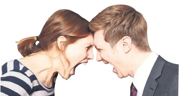 Hukukçunuz sorularınızı yanıtlıyor: Eski eşim sosyal medyadan bana ağır hakaretlerde bulunuyor hukuki haklarım neler?