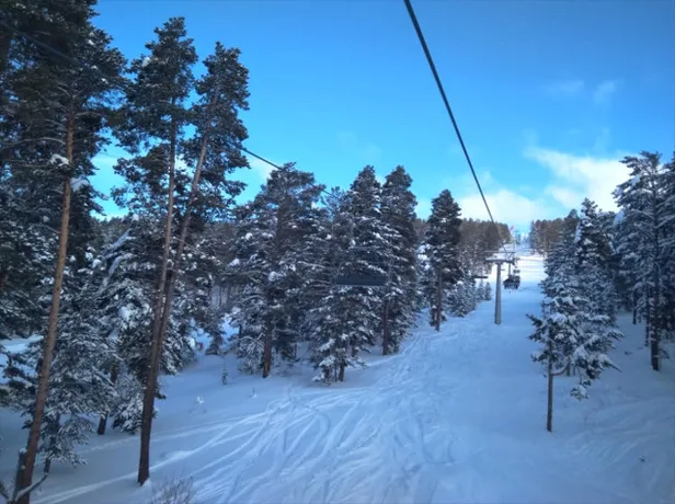 Kars Sarıkamış'ta telesiyejde mahsur kalan onlarca kişi kurtarıldı-1