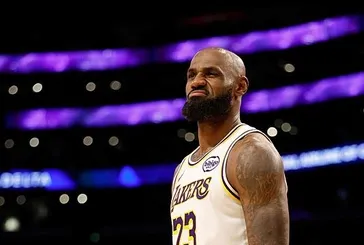 LeBron Chris Paul'u geride bıraktı