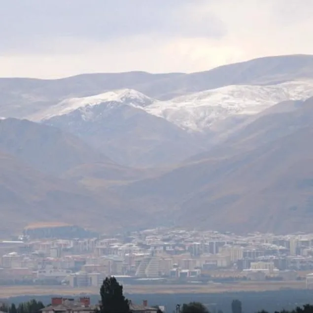 Erzurum’a ilk kar