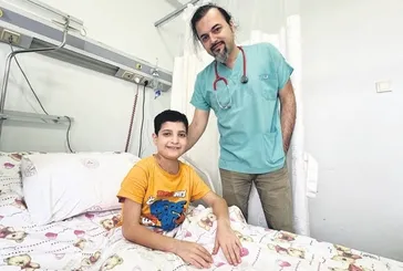 Kalbi duran Azat hayata döndü! 11 yaşındaki çocuk 6 saatlik mucize ameliyatla kurtuldu