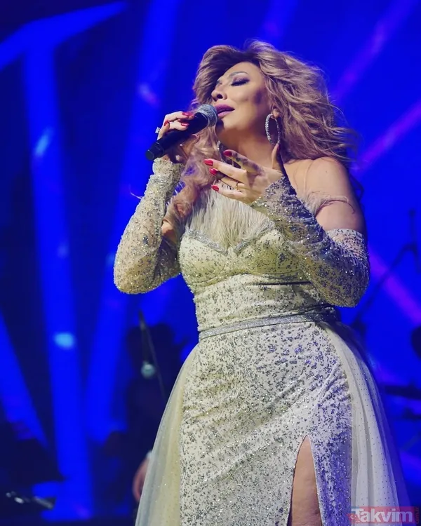 Ünlü şarkıcı, konser sırasında "Büyüyünce Ajda Pekkan olmak istiyorum" diyerek "Bambaşka biri" şarkısını söyledi.