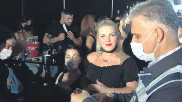 Gözlerinden öperiz (Yurttan ve dünyadan koronavirüs manzaraları)-4