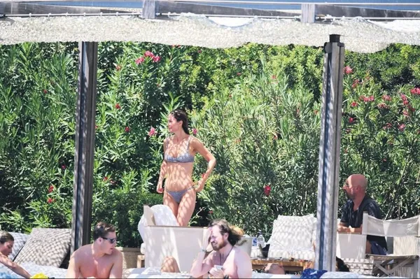 demet-sener-sag-gosterip-sol-vurdu-ibrahim-kutluayla-barismasi-beklenen-demetin-yeni-aski-bakin-kim-cikti-1629927039726.jpg Demet Şener sağ gösterip sol vurdu! İbrahim Kutluay’la barışması beklenen Demet'in yeni aşkı bakın kim çıktı-4