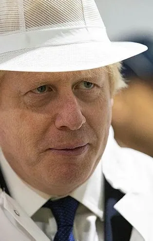 İngiltere'de şok! Çalışma Bakanı Amber Rudd görevinden istifa etti