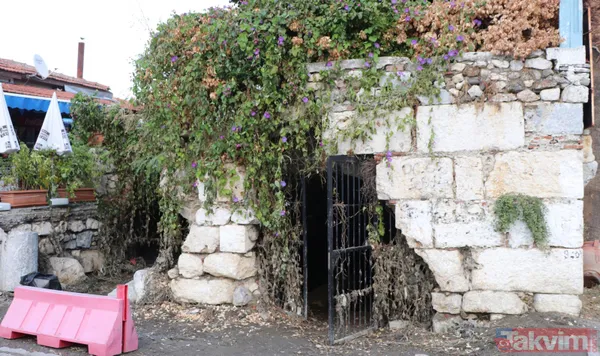 İzmir Depremi sonrası oluşan tsunaminin vurduğu Sığacık'taki 500 yıllık Osmanlı kalesi zarar gördü - 8