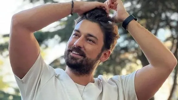 sila-turkoglu-ile-alp-navruz-aski-belgelendi-cicegi-burnunda-cift-birlikte-fotograflarini-ilk-kez-1686603711852.jpeg Sıla Türkoğlu ile Alp Navruz aşkı belgelendi! Çiçeği burnunda çift birlikte fotoğraflarını ilk kez...-3