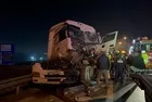 İstanbul'da korkunç kaza! İki TIR çarpıştı
