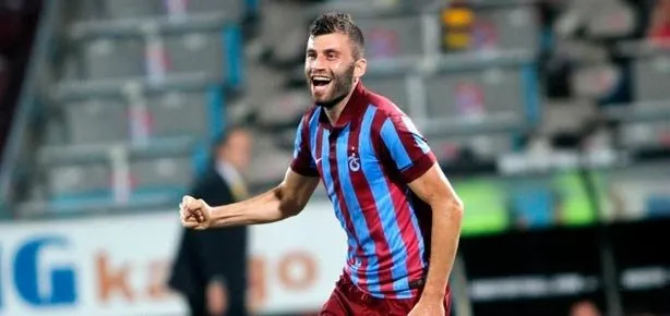 Kırık ayakla oynamış