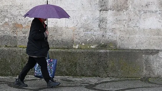 Kar yağışı İstanbul’u son kez şiddetli vuracak! Meteoroloji 26 ile sarı kod verdi: Sağanak, fırtına, çığ... Hava buz kesecek