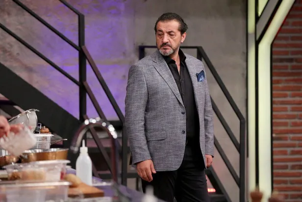 Masterchef Mehmet Yalçınkaya'nın başına felaket çöktü Masterchef'e sirayet edebilir! Mehmet Şef doğruca evine dönecek-2