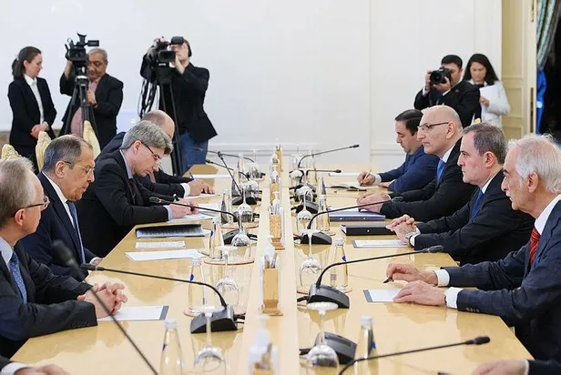 rusya-azerbaycan-ve-ermenistandan-moskovada-3lu-gorusme-1684503341822.jpeg Rusya, Azerbaycan ve Ermenistan'dan Moskova'da 3'lü görüşme!-2