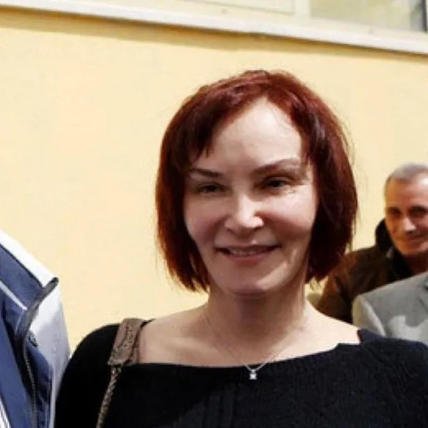 asli-baykal-chpyi-bombaladi-1688771250386.jpeg CHP eski Genel Başkanı Deniz Baykal’ın kızı Aslı Baykal, CHP'yi bombaladı: Parti ele geçirildi ilkesizlik var-5