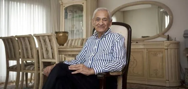 Doktor nezaretinde sahnede