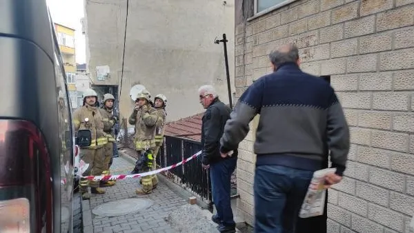 Gecekondu kömürlüğünde yangın: Cesedi bulundu-5