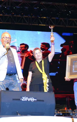 CHP'li belediyeden terör destekçisi TTB Genel Başkanı Şebnem Korur Fincancı'ya "Sevgi, Barış ve Dostluk" ödülü