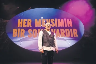 ‘Saatleri Ayarlama Enstitüsü’ Harbiye’de ayakta alkışlandı
