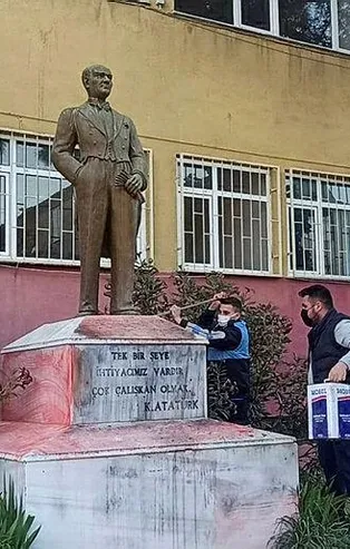 Tekirdağ'da Atatürk büstüne saldırı!