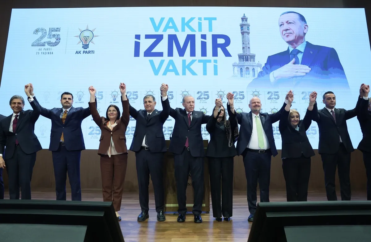 İzmir'de AK Parti dönemi! Cemil Tugay rozet taktı... "Erdoğan" sözleri: AK Parti kimsesizlerin kimsesidir-5