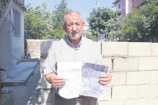 Hatay'da bir vatandaş 'Tapulu malım' diyerek sokağa duvar ördü-1