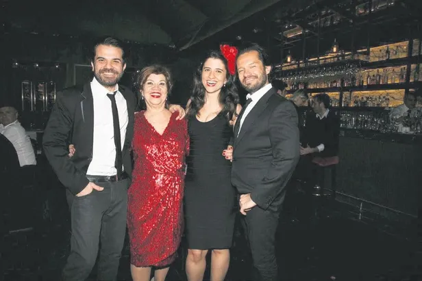 Kenan Doğulu ile ayrılacakları konuşulan Beren Saat, kaynanası Serpil Doğulu ile markette kavga etti-1