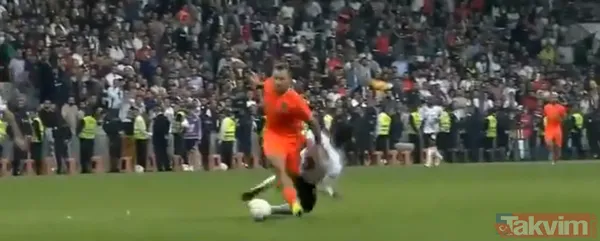 Beşiktaş-Başakşehir maçına 45+1. dakikada damga vuran olay! Suat Arslanboğa'nın verdiği karar ortalığı karıştırdı... - 7