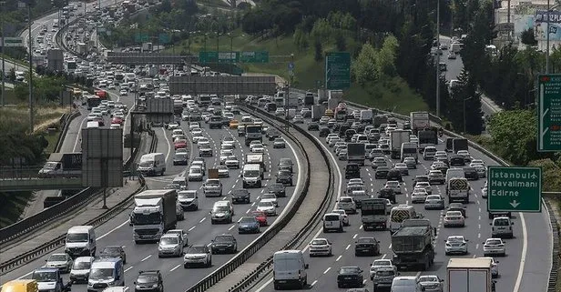 1 milyonu aşkın araç trafiğe çıktı