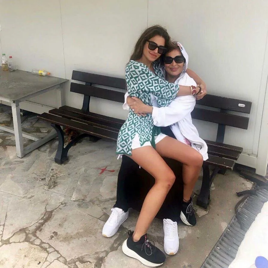 Cenk Torun oğlu mezuniyet pozuyla ortalığı kasıp kavurdu! Mankenlere taş çıkarttı! “Resmen babasının gençliği” - 13