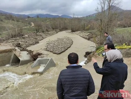 Karabük’te sağanak nedeniyle menfez köprü çöktü! Tarım alanlarını su bastı