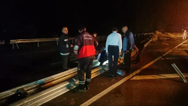 Sivas'ta HES kanalı patladı: 3 araç suya kapıldı-2