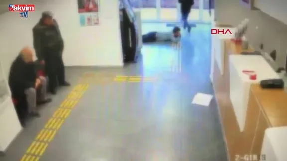 Fatih'teki banka soygunu kamerada (VİDEO)