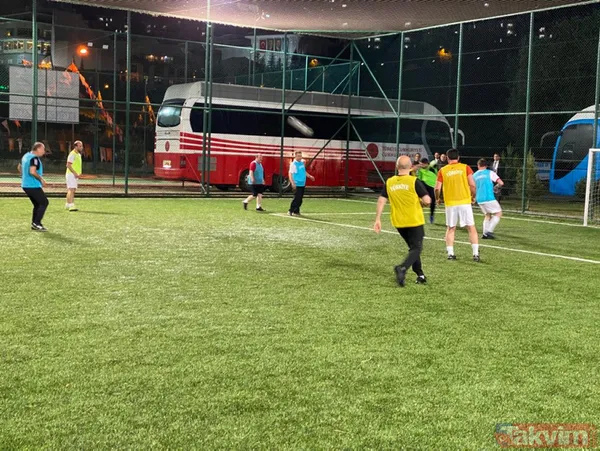 Kızılcahamam kampında bakanlar ve milletvekilleri halı saha maçı yaptı - 1