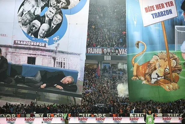 trabzonspordan-sampiyonluk-macina-damga-vuran-koreografi-1651344515515.jpeg Trabzonspor'dan şampiyonluk maçına damga vuran koreografi!-3
