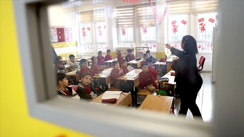 "Okullar ne zaman açılacak?" sorusu netleşti! Pazartesi günü öğretmen ve öğrenciler dikkat! 1.2.3.4.5.6.8.sınıflar...-7