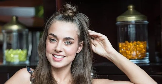 Bensu Soral köpeğiyle yaptığı selfie'yi paylaştı