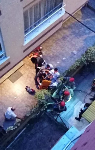 İstanbul Avcılar'da korkunç olay! Balkondan düşen yaşlı adama demir korkuluklar saplandı