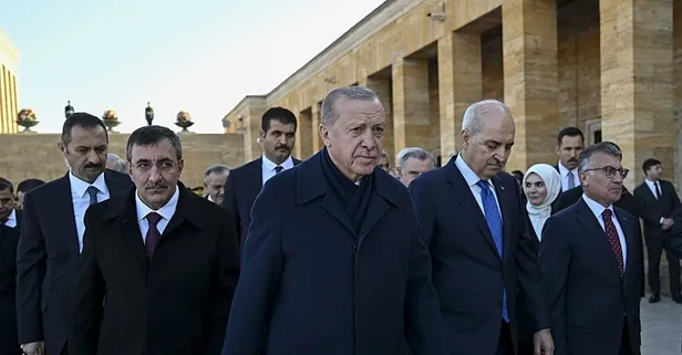 Başkan Erdoğan Anıtkabir Özel Defteri'ni imzaladı: "Küresel güç olma yolunda emin adımlarla ilerliyoruz"