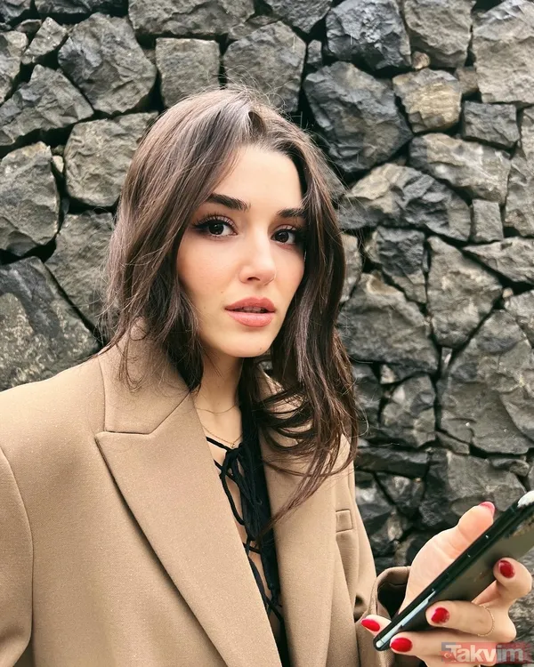 Hande Erçel’in anne özlemi yürek sızlattı! Doğum gününde paylaştı: Sonsuz yaşların olsun... - 2