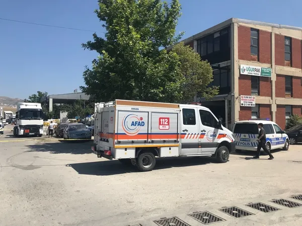 ankarada-temizlik-ve-hijyen-urunleri-ureten-is-yerinde-patlama-1688554148531.jpg Ankara'da temizlik ve hijyen ürünleri üreten iş yerinde patlama-2