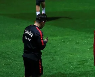 A Milli Takım’da Emre Belözoğlu sevinci! Dua ederek idmana çıktı